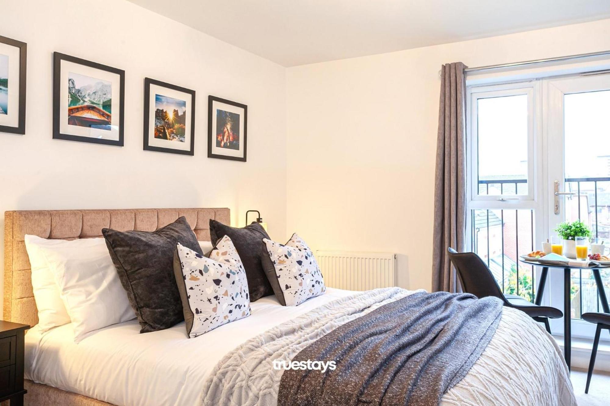 Ambassador House By Truestays - Luxury 4 Bedroom House In Stoke-On-Trent Etruria Bagian luar foto