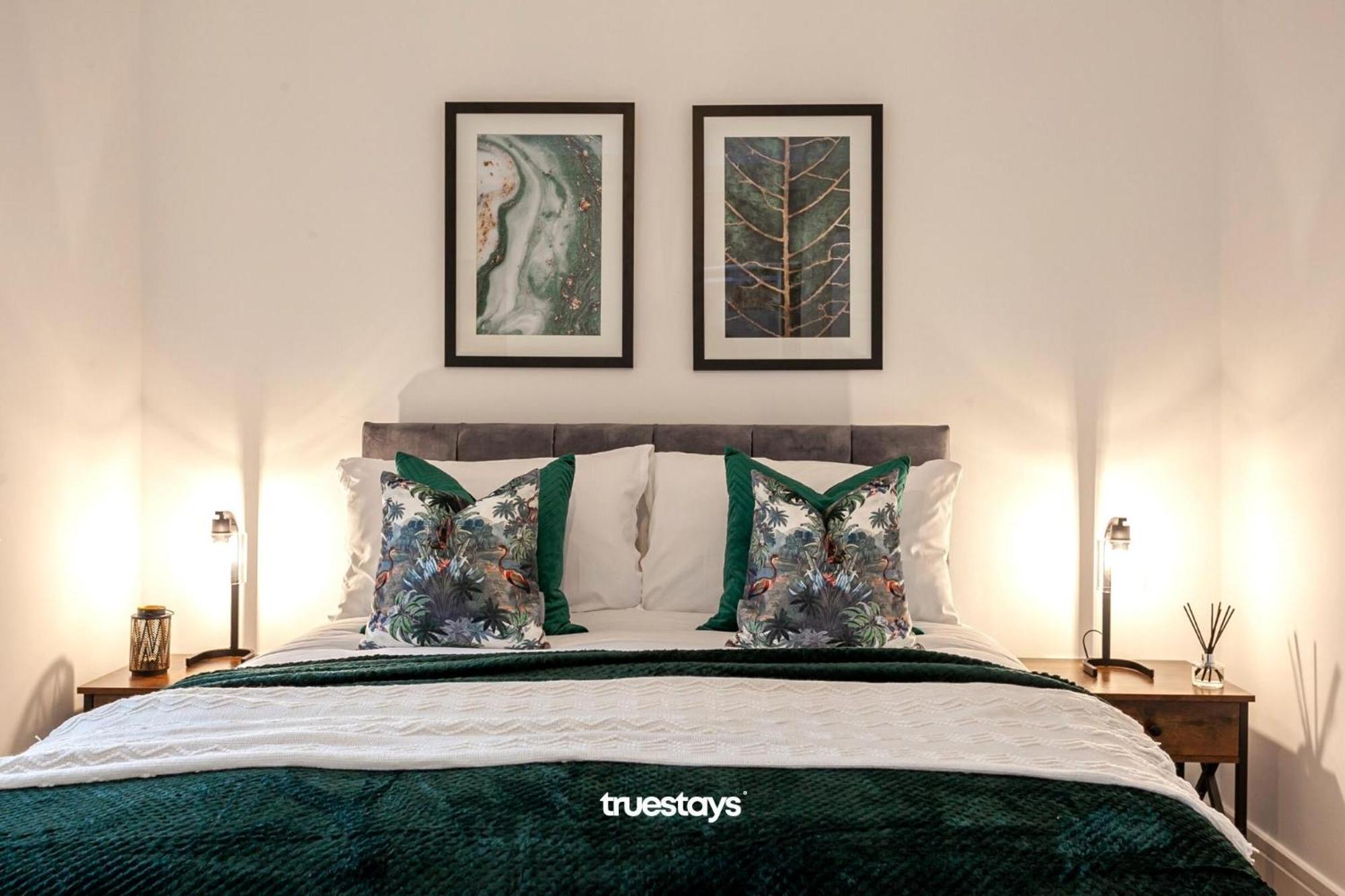 Ambassador House By Truestays - Luxury 4 Bedroom House In Stoke-On-Trent Etruria Bagian luar foto
