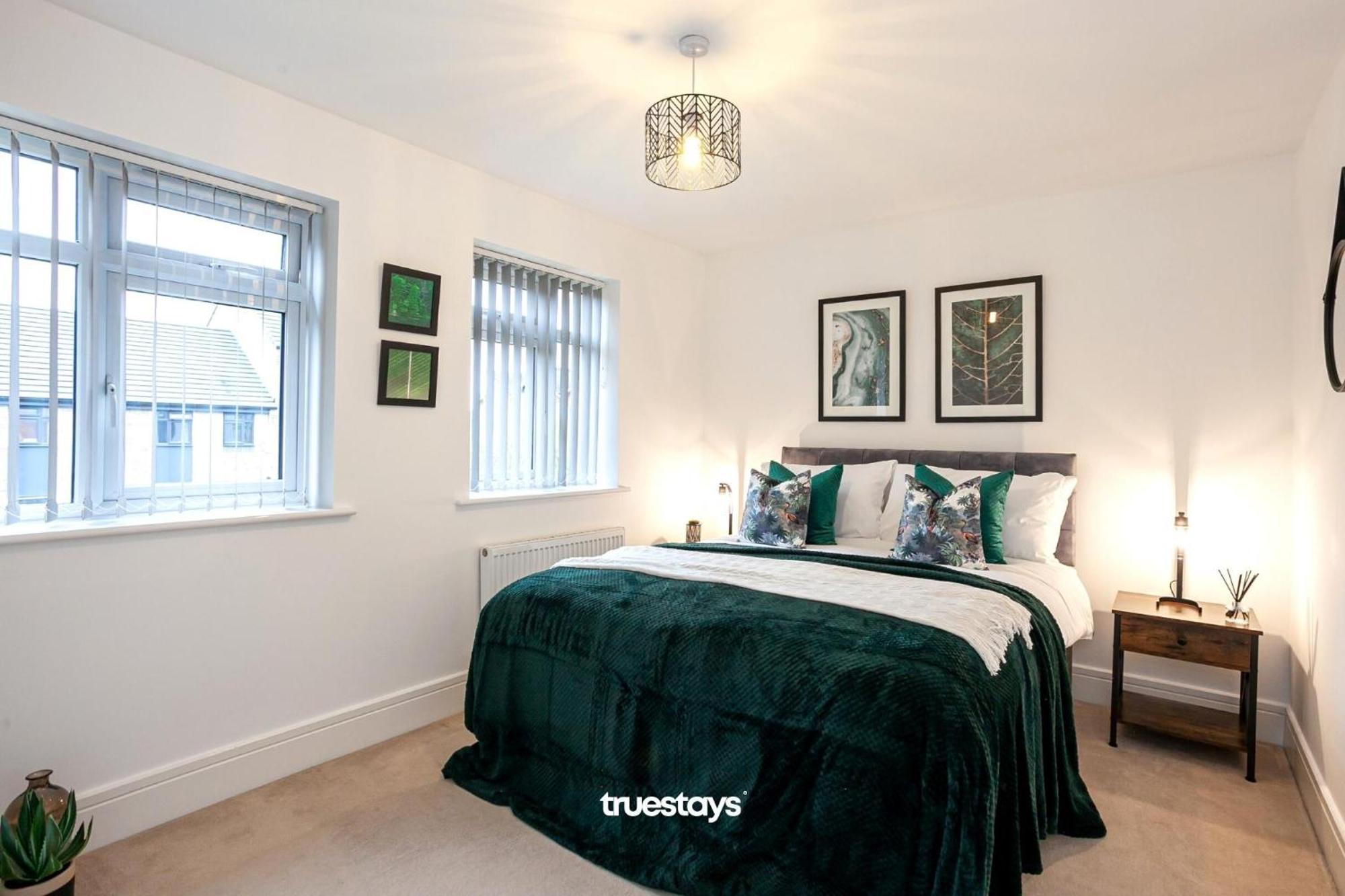 Ambassador House By Truestays - Luxury 4 Bedroom House In Stoke-On-Trent Etruria Bagian luar foto