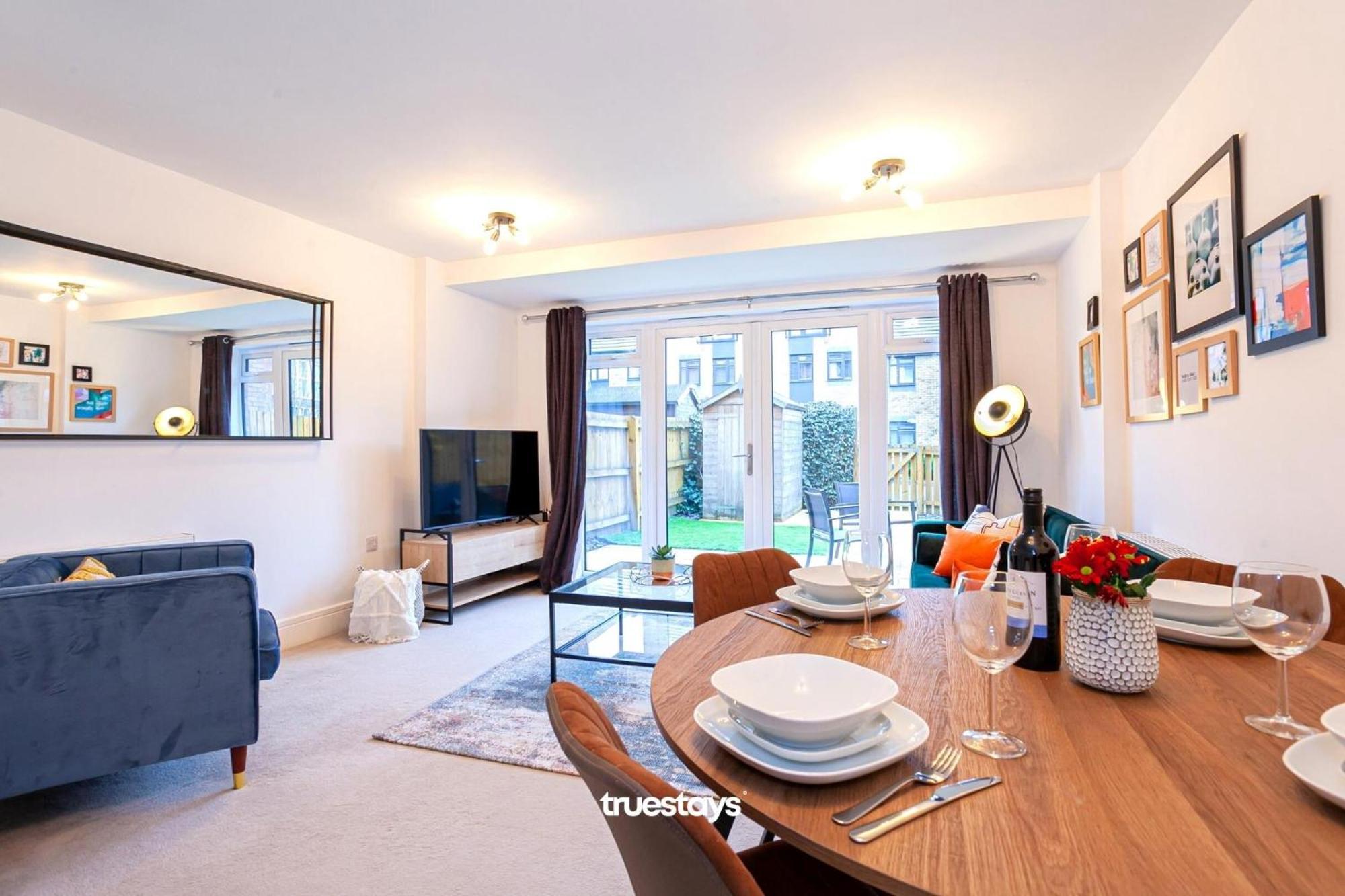 Ambassador House By Truestays - Luxury 4 Bedroom House In Stoke-On-Trent Etruria Bagian luar foto