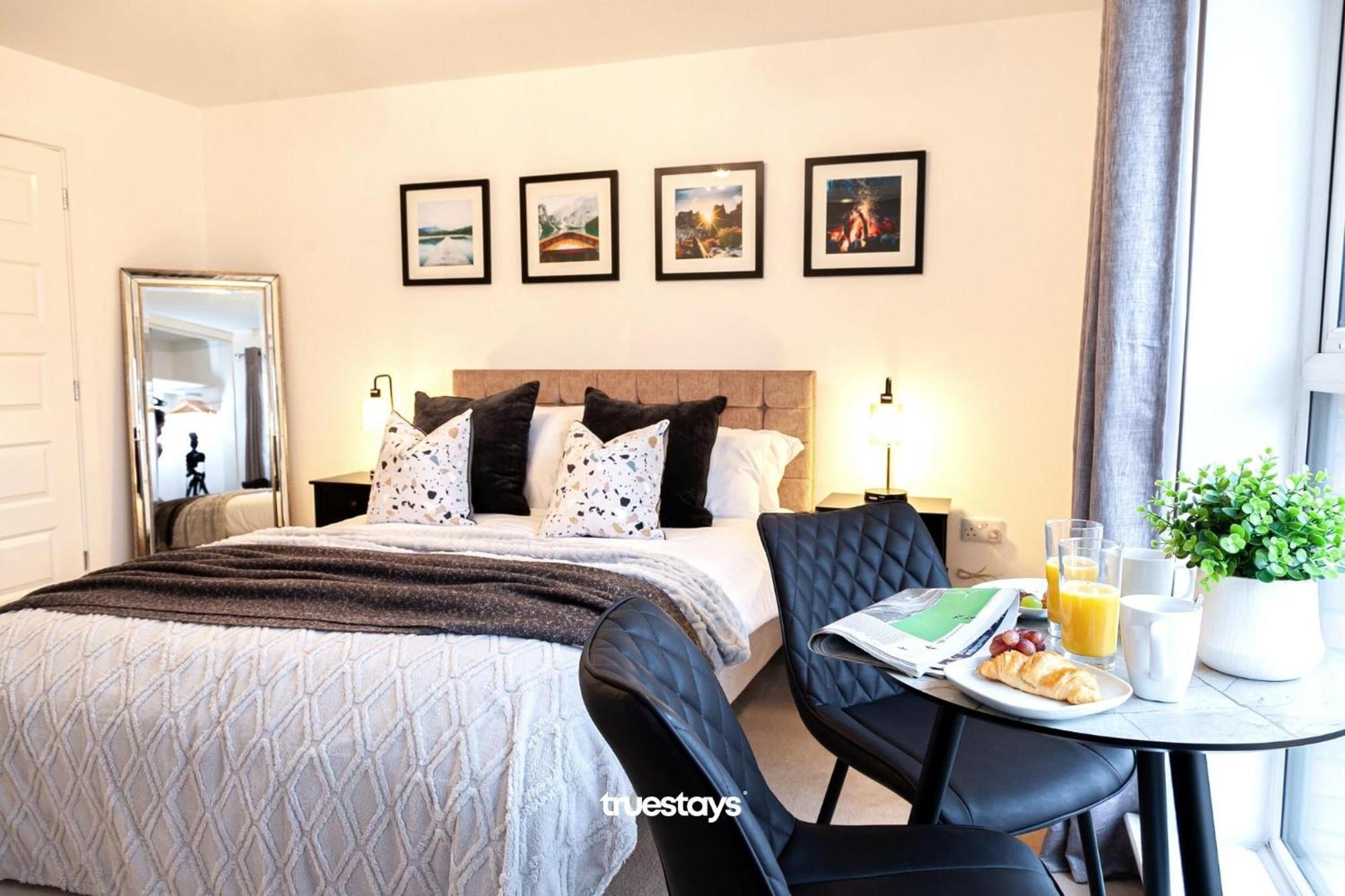 Ambassador House By Truestays - Luxury 4 Bedroom House In Stoke-On-Trent Etruria Bagian luar foto