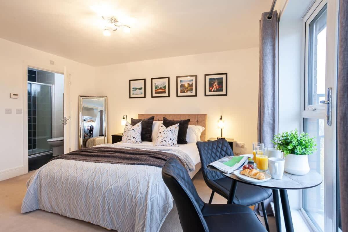 Ambassador House By Truestays - Luxury 4 Bedroom House In Stoke-On-Trent Etruria Bagian luar foto