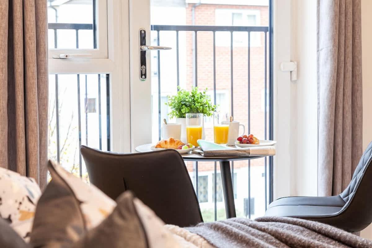 Ambassador House By Truestays - Luxury 4 Bedroom House In Stoke-On-Trent Etruria Bagian luar foto