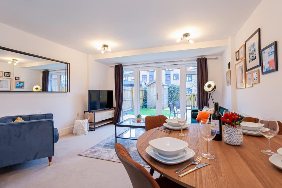 Ambassador House By Truestays - Luxury 4 Bedroom House In Stoke-On-Trent Etruria Bagian luar foto