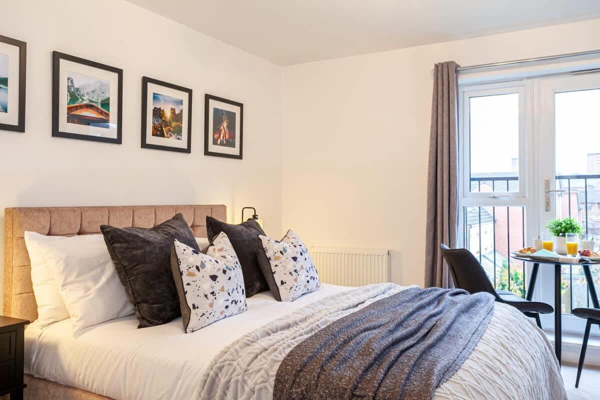 Ambassador House By Truestays - Luxury 4 Bedroom House In Stoke-On-Trent Etruria Bagian luar foto